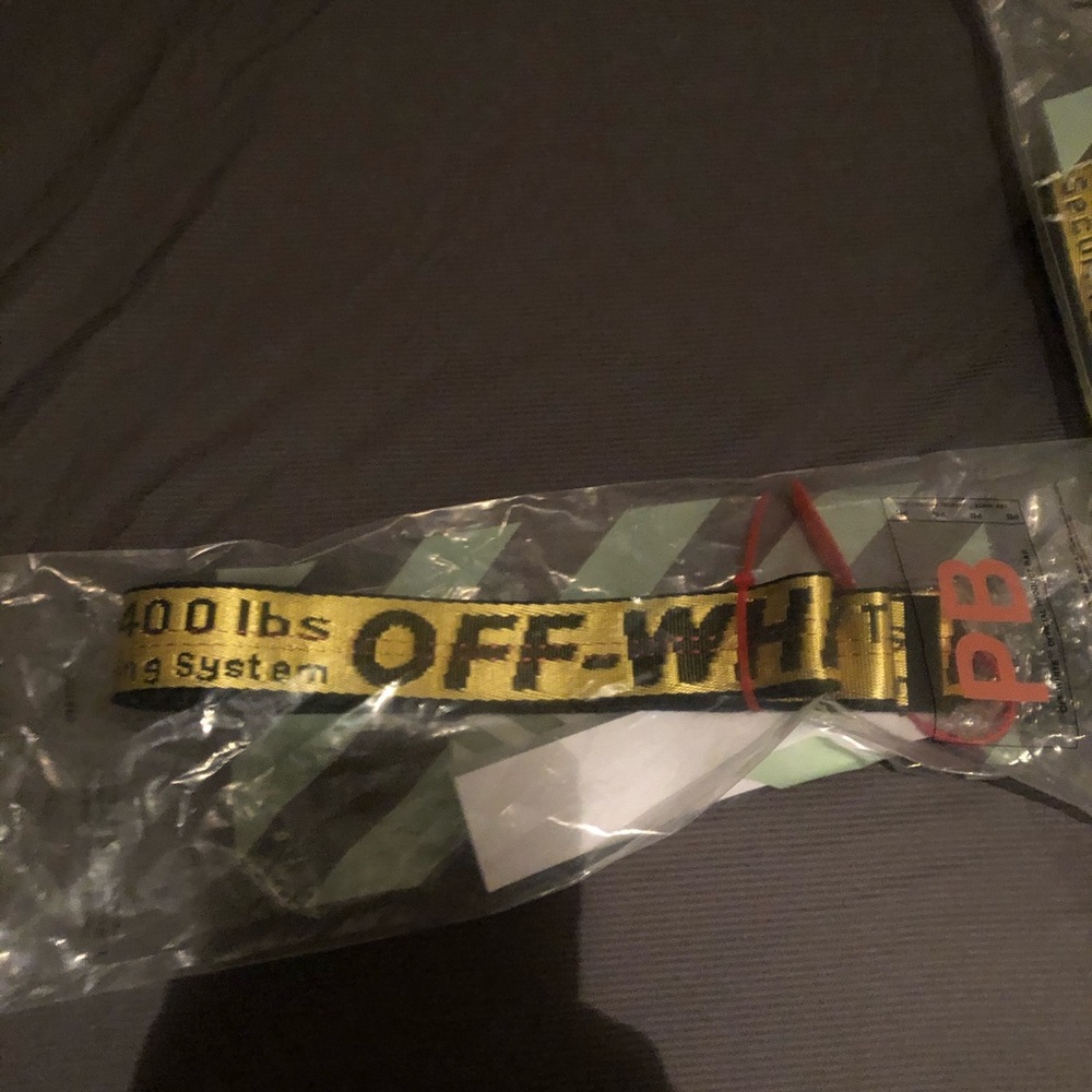 Off-white belt
